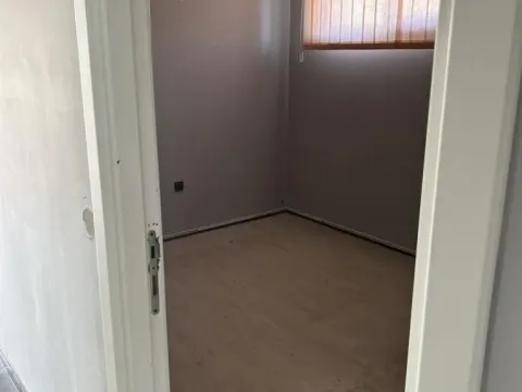 Izdavanje, poslovni prostor, 120m², Zemun Ugrinovci, Zemun Sve Podlokacije - image 3