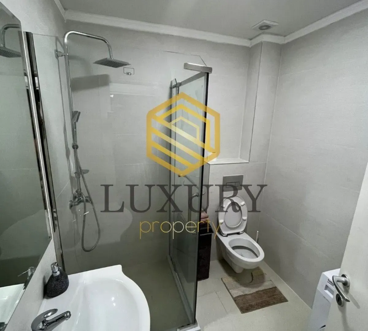 Rent, one bedroom apartment, 80m², Dobrota, Kotor