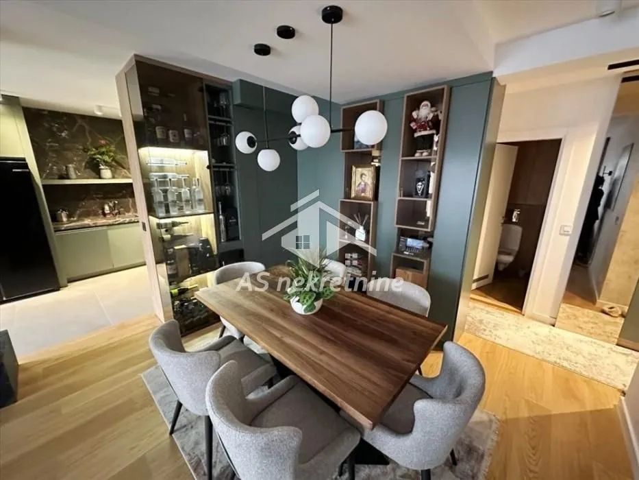 Rent, three bedroom apartment, 85m², Vračar Sve Podlokacije, Beograd