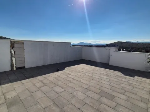 Sale, three bedroom apartment, 99m², Podgorica, Crna Gora - image 11