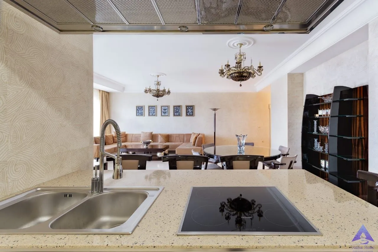 Prodaja, kuća, 378m², Centar, Budva