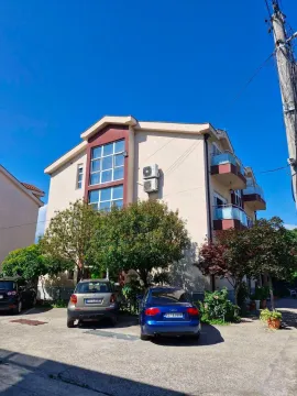 Rent, two bedroom apartment, 70m², Dalmatinska ulica, Podgorica - image 13