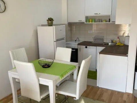 Izdavanje, jednosoban stan, 40m², Stari Aerodrom, Podgorica - image 6