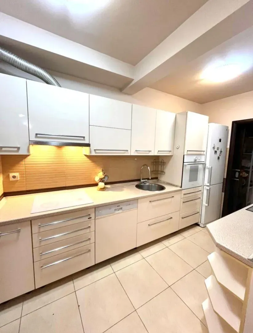 Sale, two bedroom apartment, 81m², Bečići, Budva