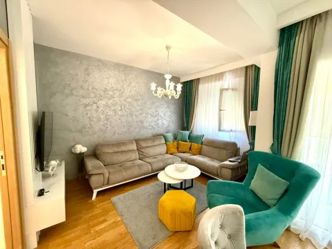 Izdavanje, dvosoban stan, 62m², Pobrežje, Podgorica - image 2
