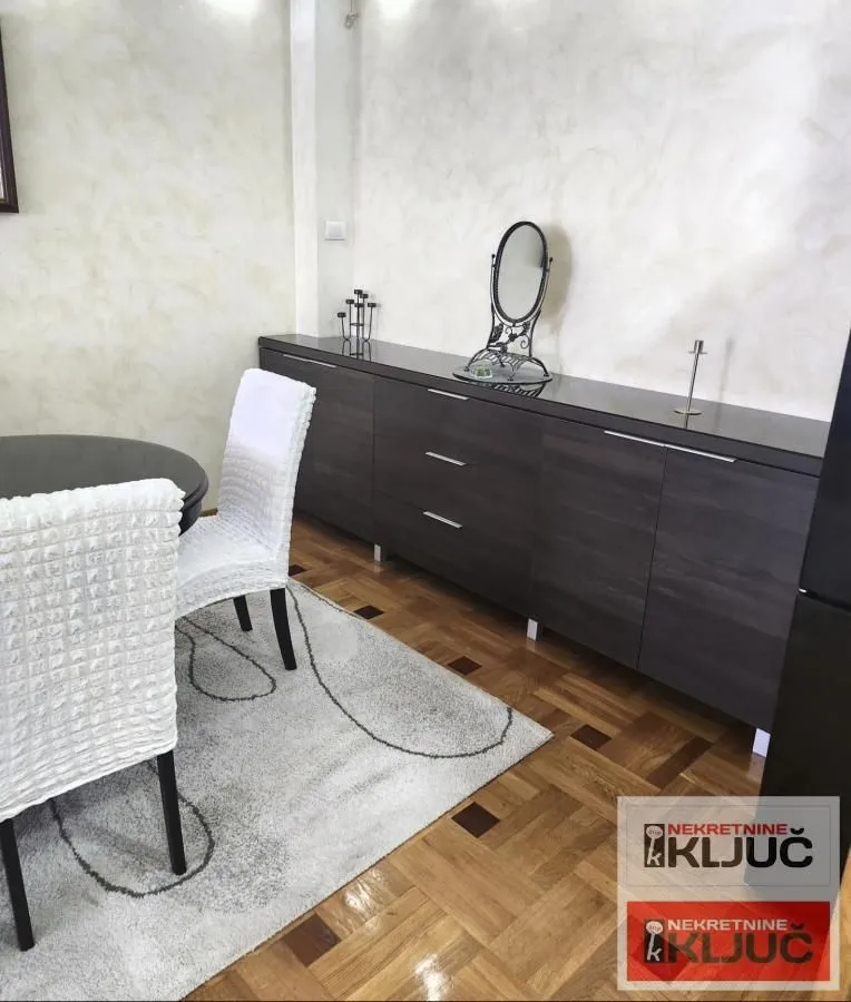 Izdavanje, četvorosoban stan, 102m², Bulevar patrijarha Pavla, Novi Sad Sve Podlokacije