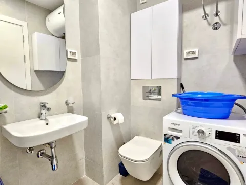 Izdavanje, jednosoban stan, 40m², Pobrežje, Podgorica - image 12