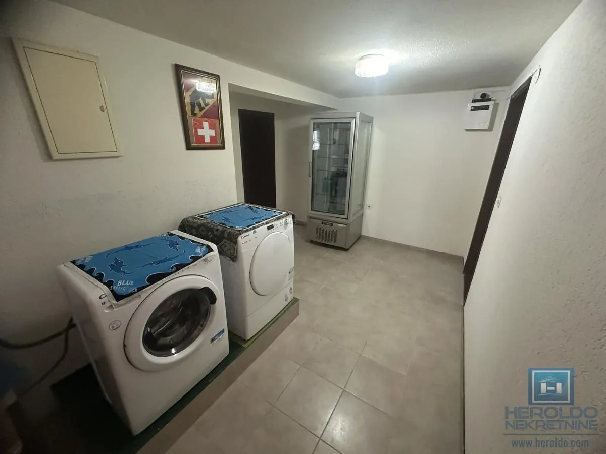 Prodaja, kuća, 300m², Ćuprija, Srbija