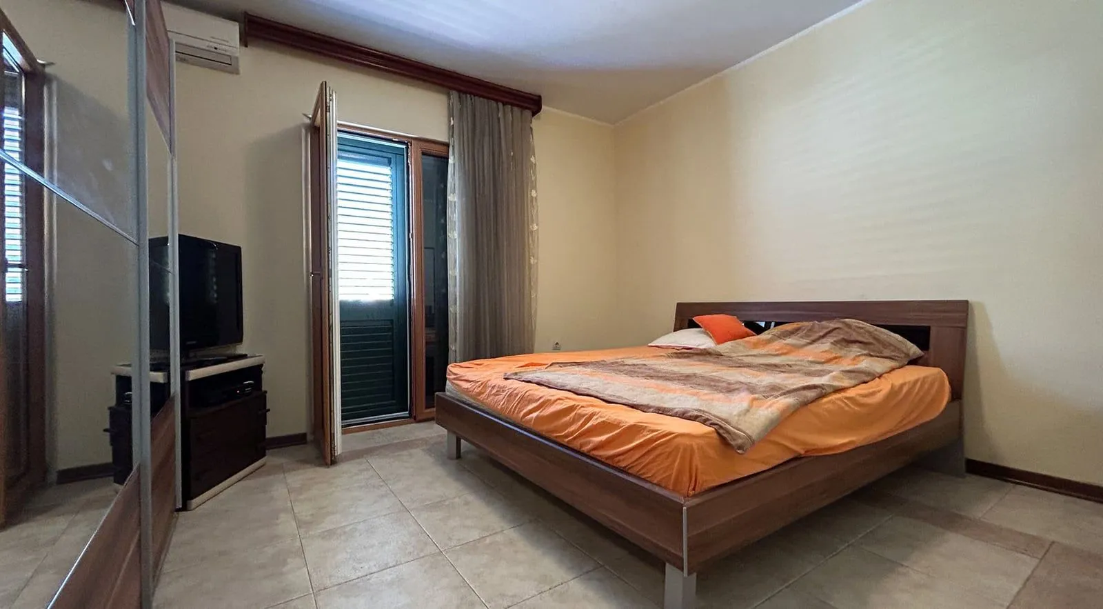 Sale, house, 270m², Dobrota, Kotor