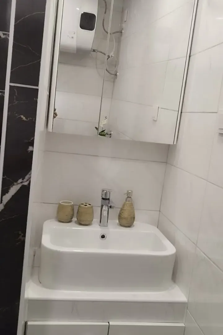 Izdavanje, garsonjera, 30m², Sveti Stefan, Budva