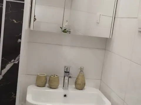 Izdavanje, garsonjera, 30m², Sveti Stefan, Budva - image 13