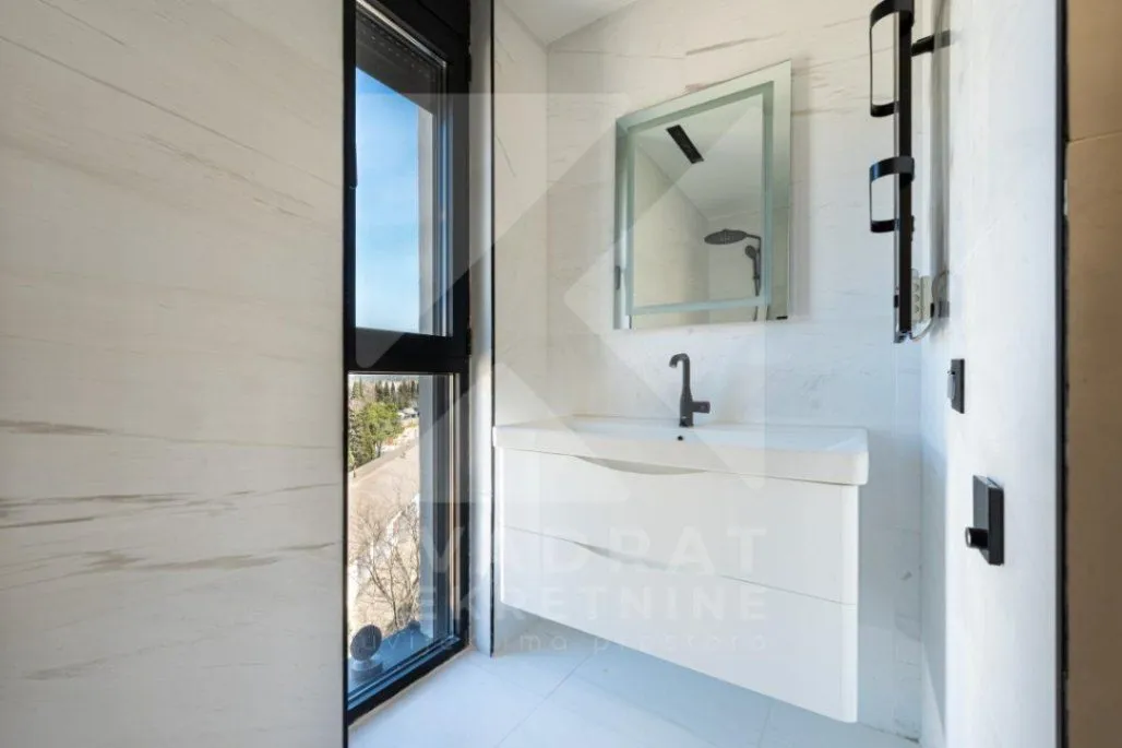 Prodaja, trosoban stan, 163m², Vezirov Most, Podgorica