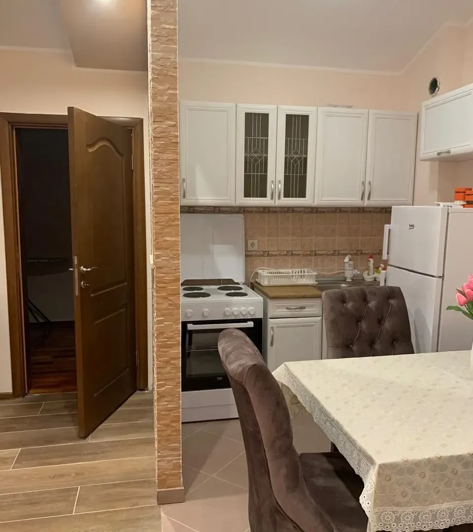 Rent, two bedroom apartment, 73m², Bečići, Budva