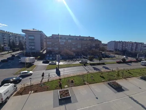 Rent, two bedroom apartment, 64m², Stari Aerodrom, Podgorica - image 11