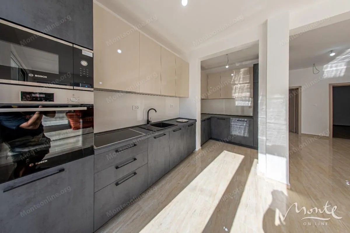 Prodaja, dvosoban stan, 66m², Đenovići, Herceg Novi
