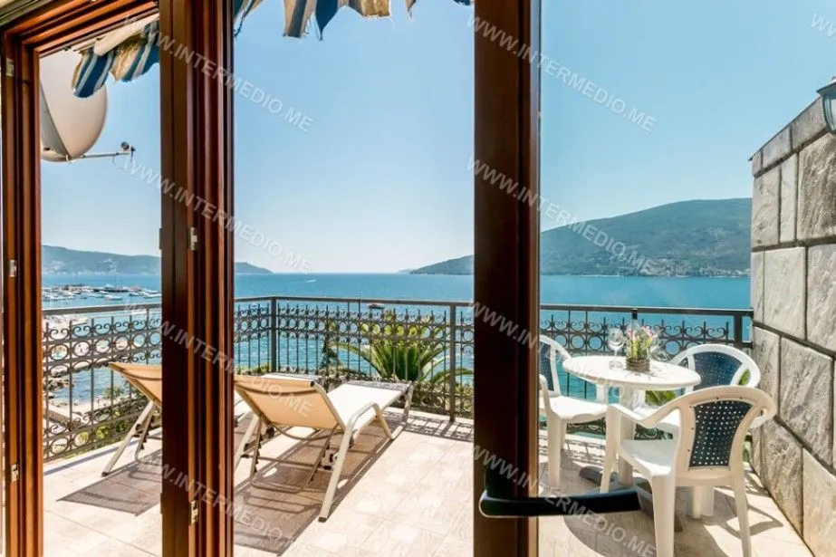 Prodaja, dvosoban stan, 68m², Centar, Herceg Novi