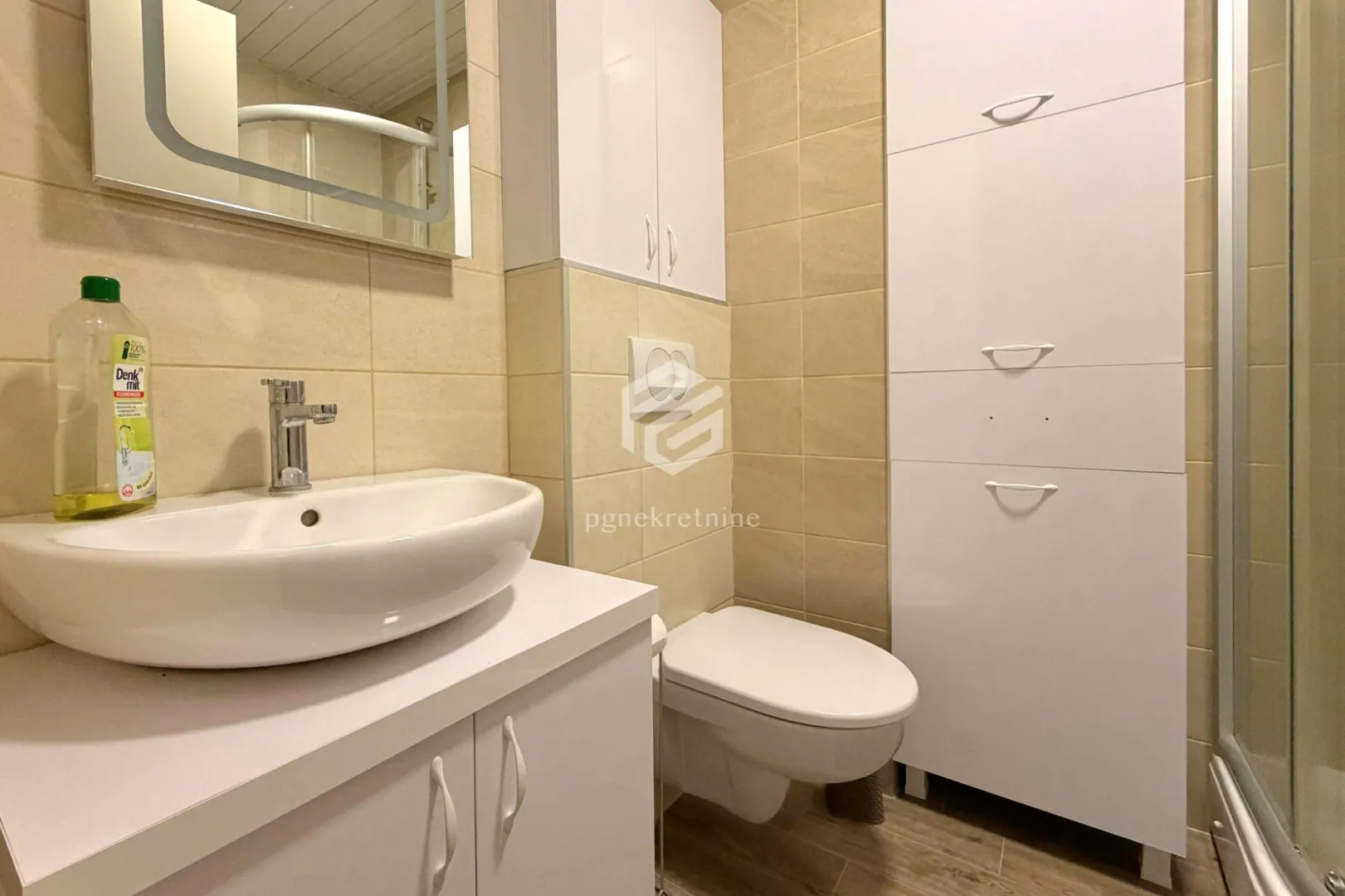 Rent, one bedroom apartment, 43m², City Kej, Podgorica