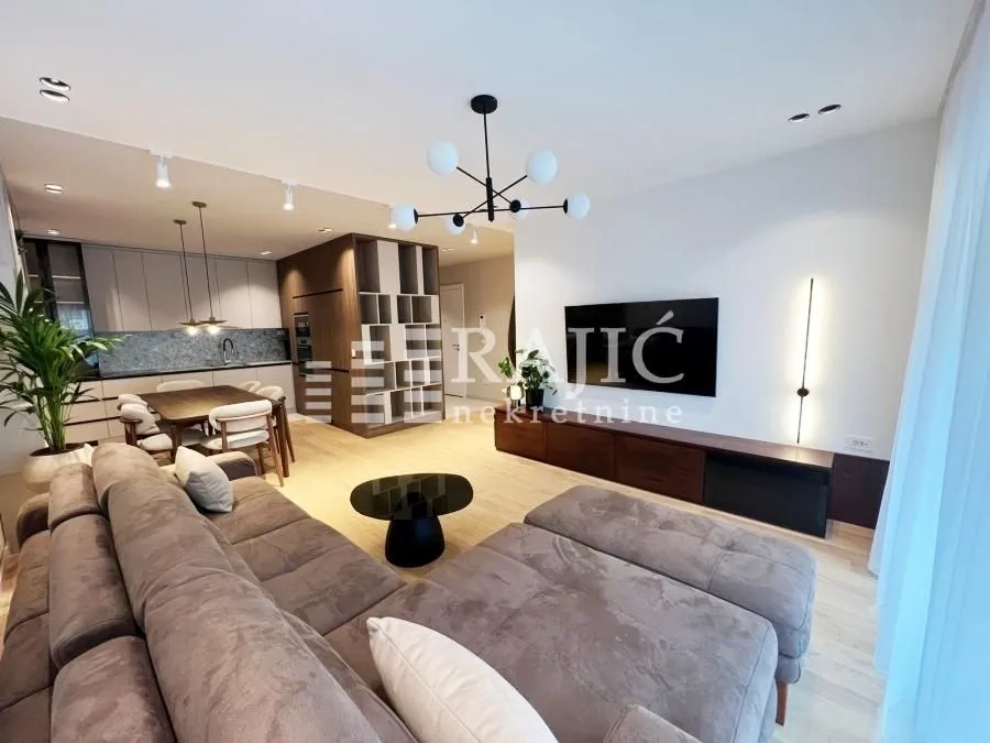 Rent, four bedroom apartment, 114m², Stari Grad, Beograd