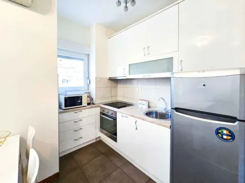 Izdavanje, dvosoban stan, 68m², City Kvart, Podgorica - image 4