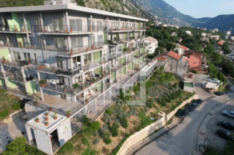 Prodaja, dvosoban stan, 74m², Dobrota, Kotor