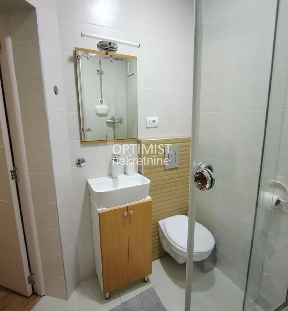 Prodaja, trosoban stan, 61m², Skadarlija, Beograd