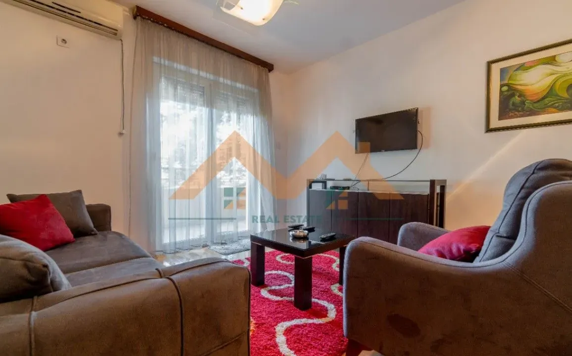 Izdavanje, jednosoban stan, 45m², Vezirov Most, Podgorica