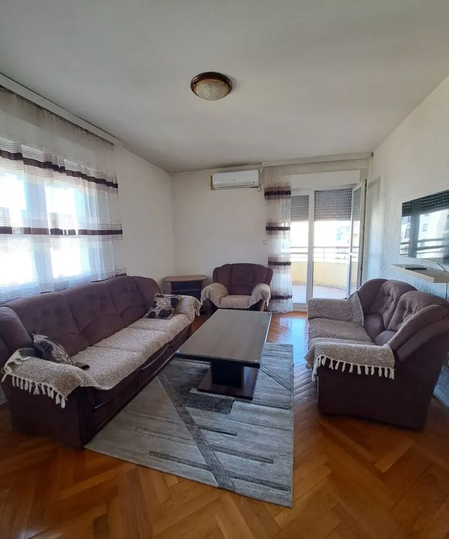 Izdavanje, jednosoban stan, 56m², Stara Varoš, Podgorica