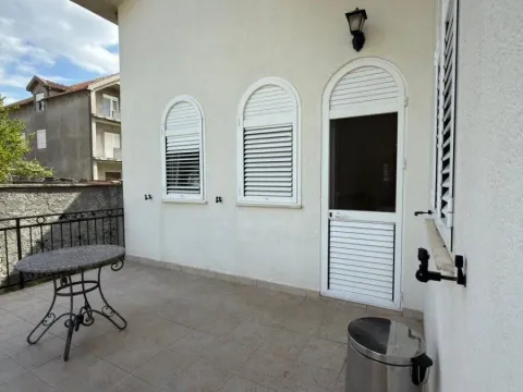Rent, house, 450m², Zlatica, Podgorica - image 9