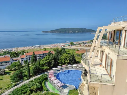 Sale, four bedroom apartment, 199m², Bečići, Budva - image 2