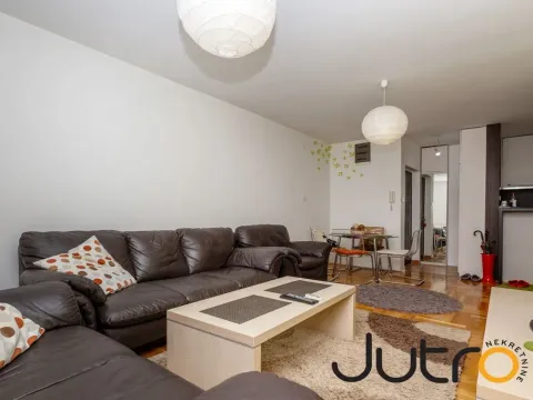 Izdavanje, dvosoban stan, 60m², City Kvart, Podgorica - image 1