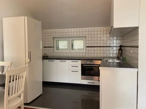 Izdavanje, jednosoban stan, 60m², Tivat, Crna Gora - image 7