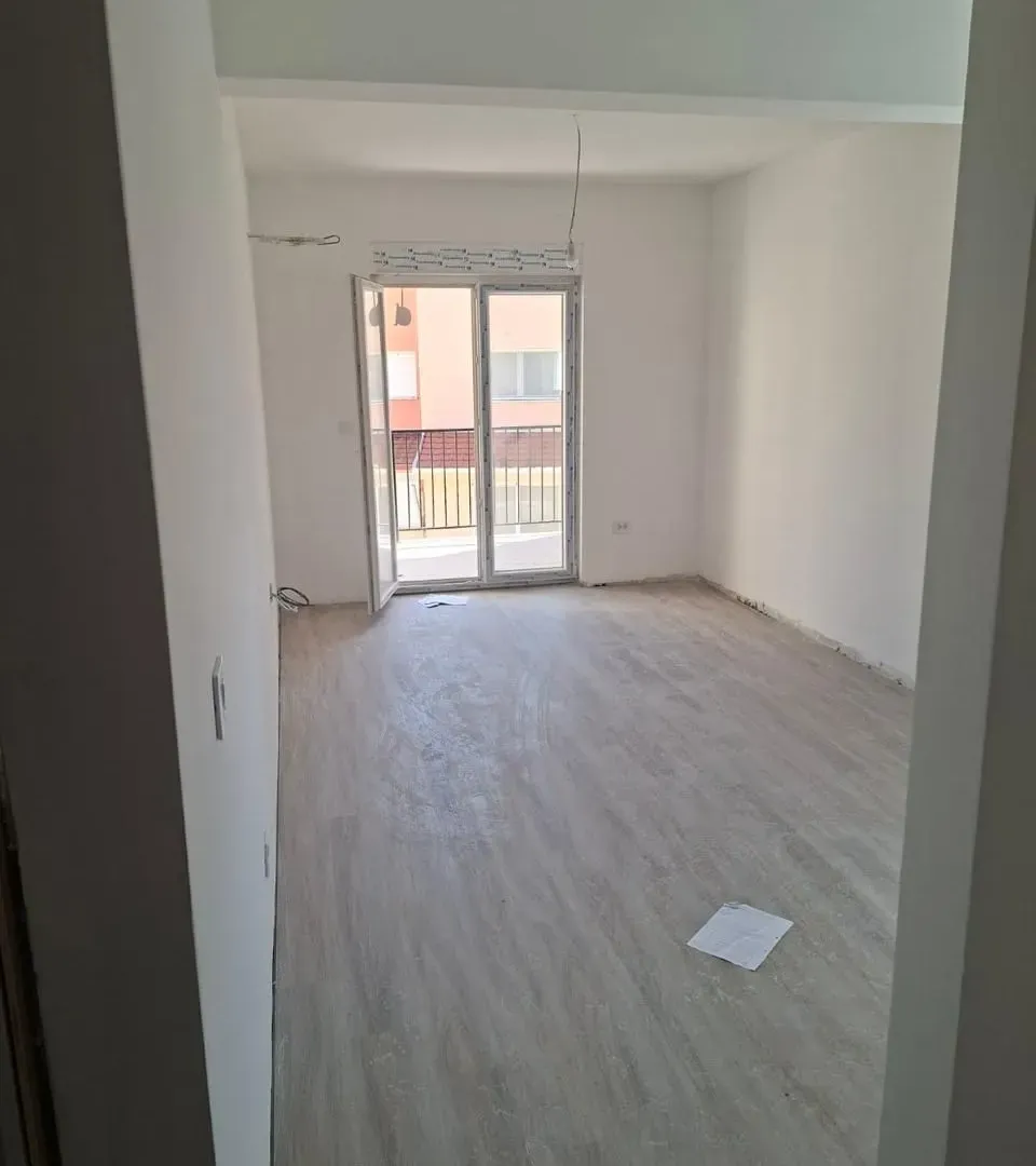 Prodaja, jednosoban stan, 56m², Lazi, Budva