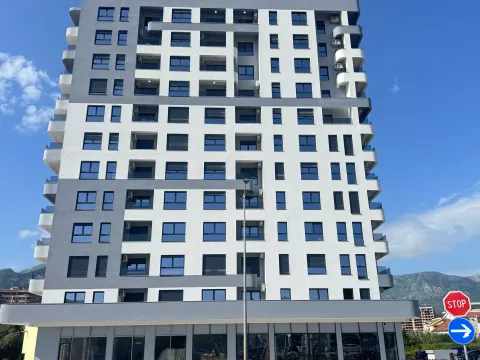Prodaja, jednosoban stan, 42m², Centar, Bar - image 10