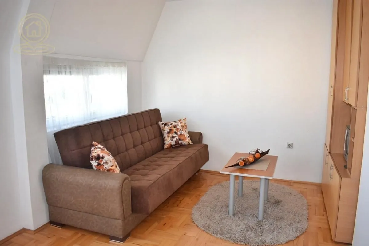 Izdavanje, jednosoban stan, 25m², Bulevar, Niš