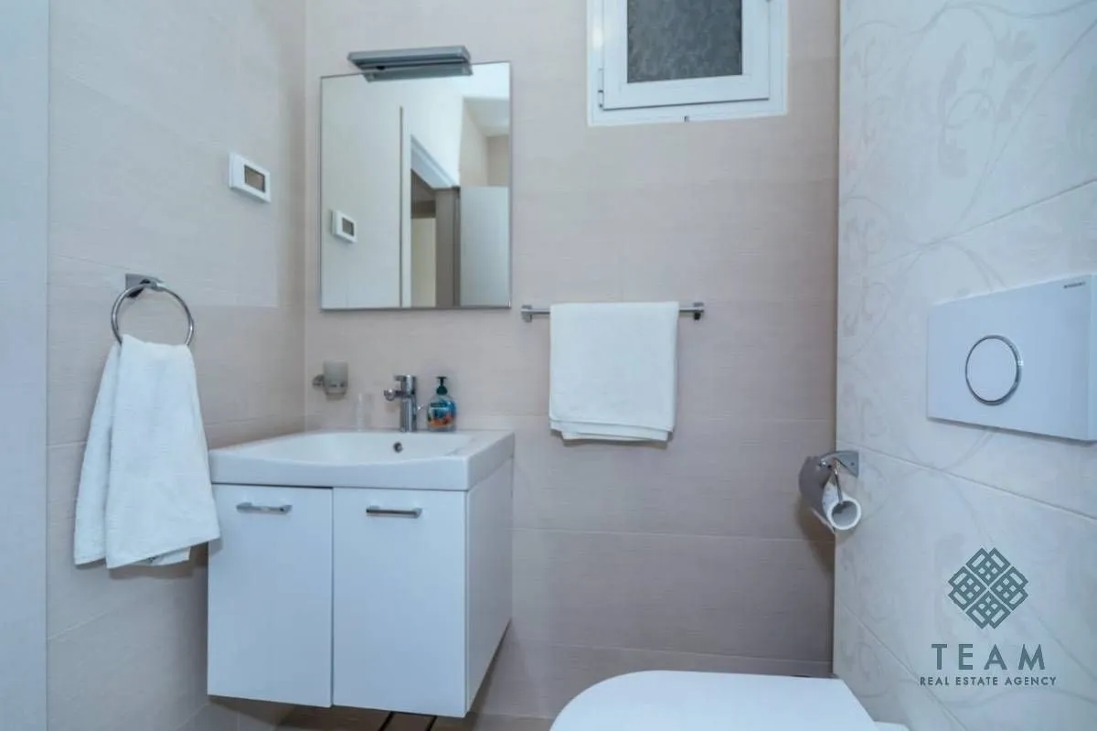 Rent, three bedroom apartment, 72m², Pržno, Budva