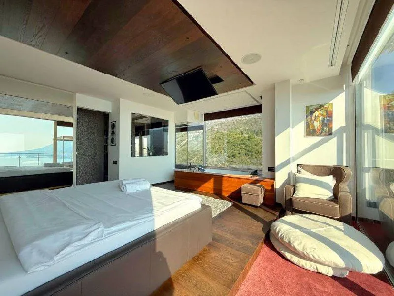 Sale, two bedroom apartment, 168m², Bečići, Budva