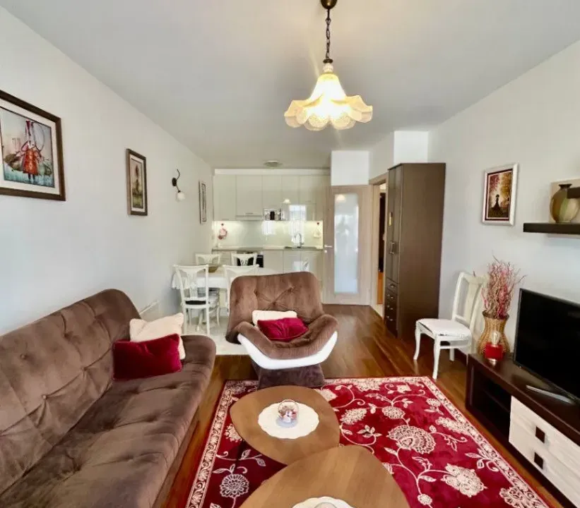 Izdavanje, jednosoban stan, 53m², Master Kvart, Podgorica