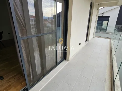 Rent, two bedroom apartment, 100m², Blok 9, Podgorica - image 11