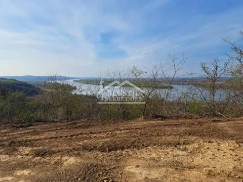 Zemljište in Brestovik