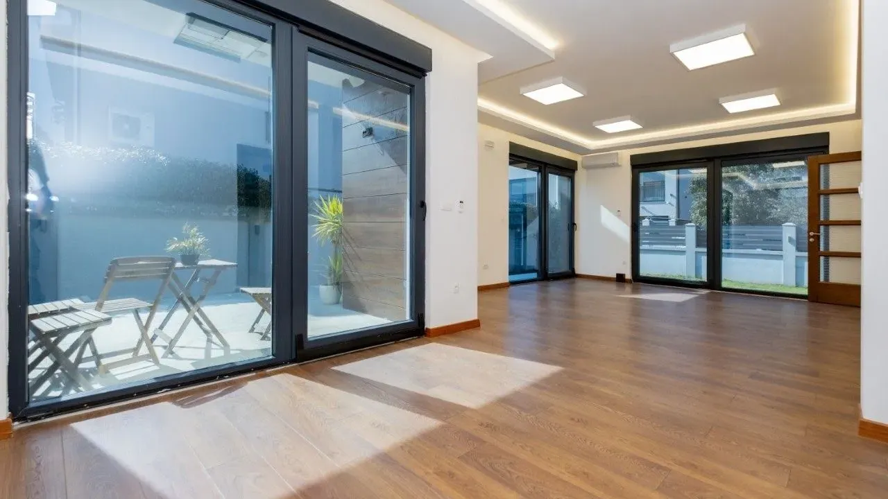 Izdavanje, kuća, 160m², Dalmatinska ulica, Podgorica