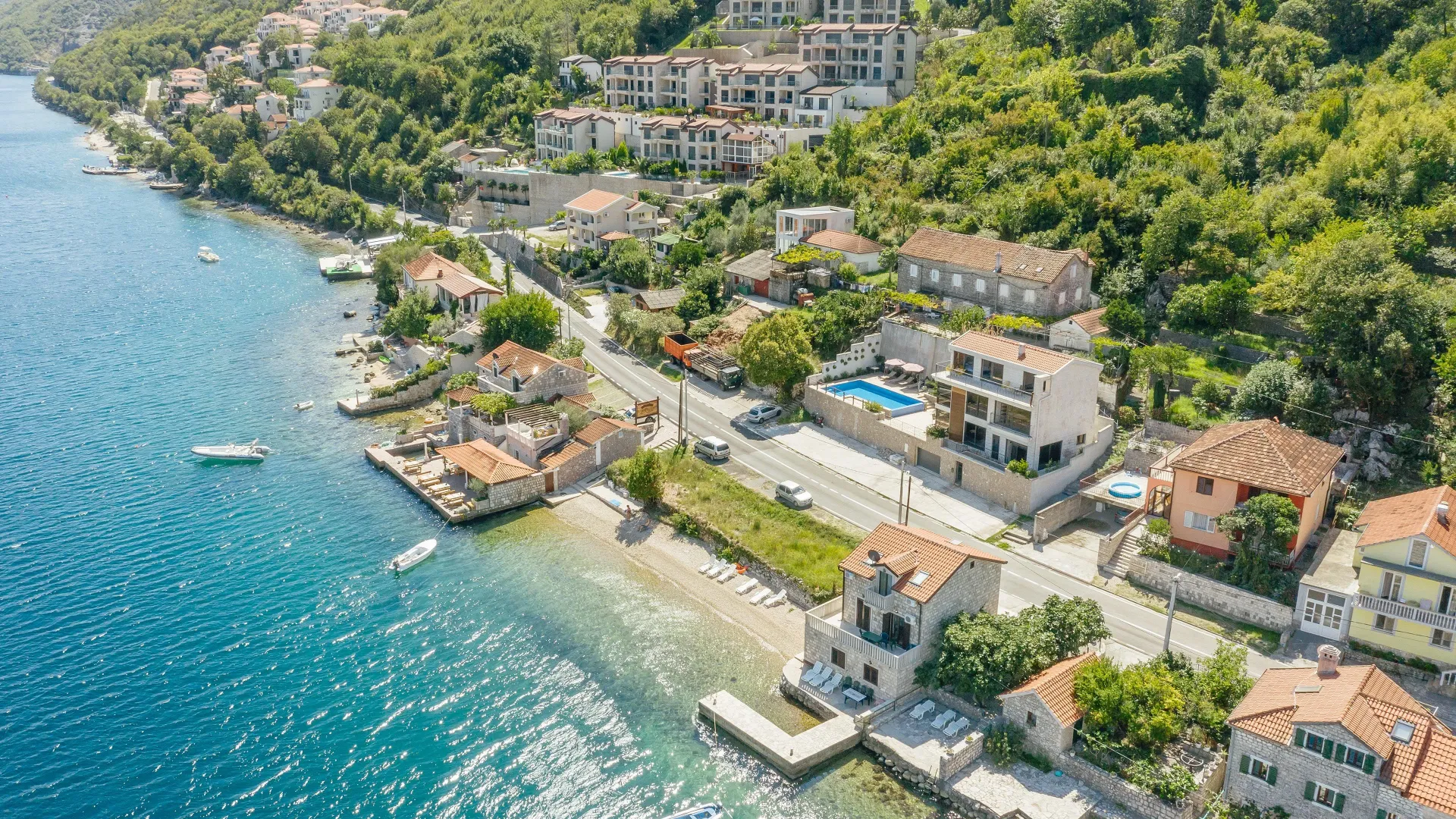 Prodaja, kuća, 300m², Kostanjica, Kotor