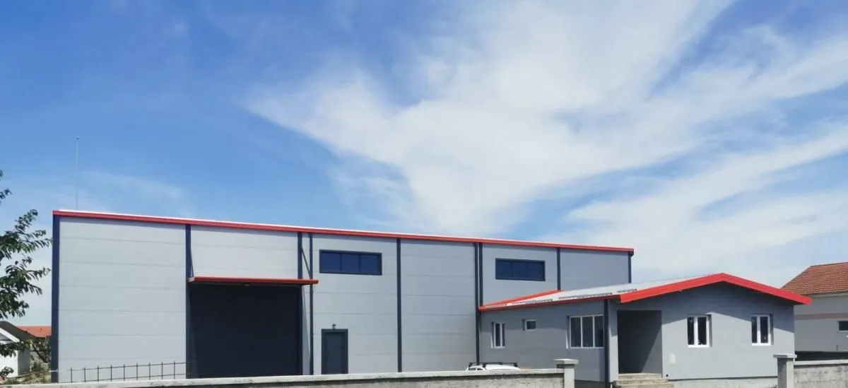 Izdavanje, poslovni prostor, 600m², Batajnica, Beograd