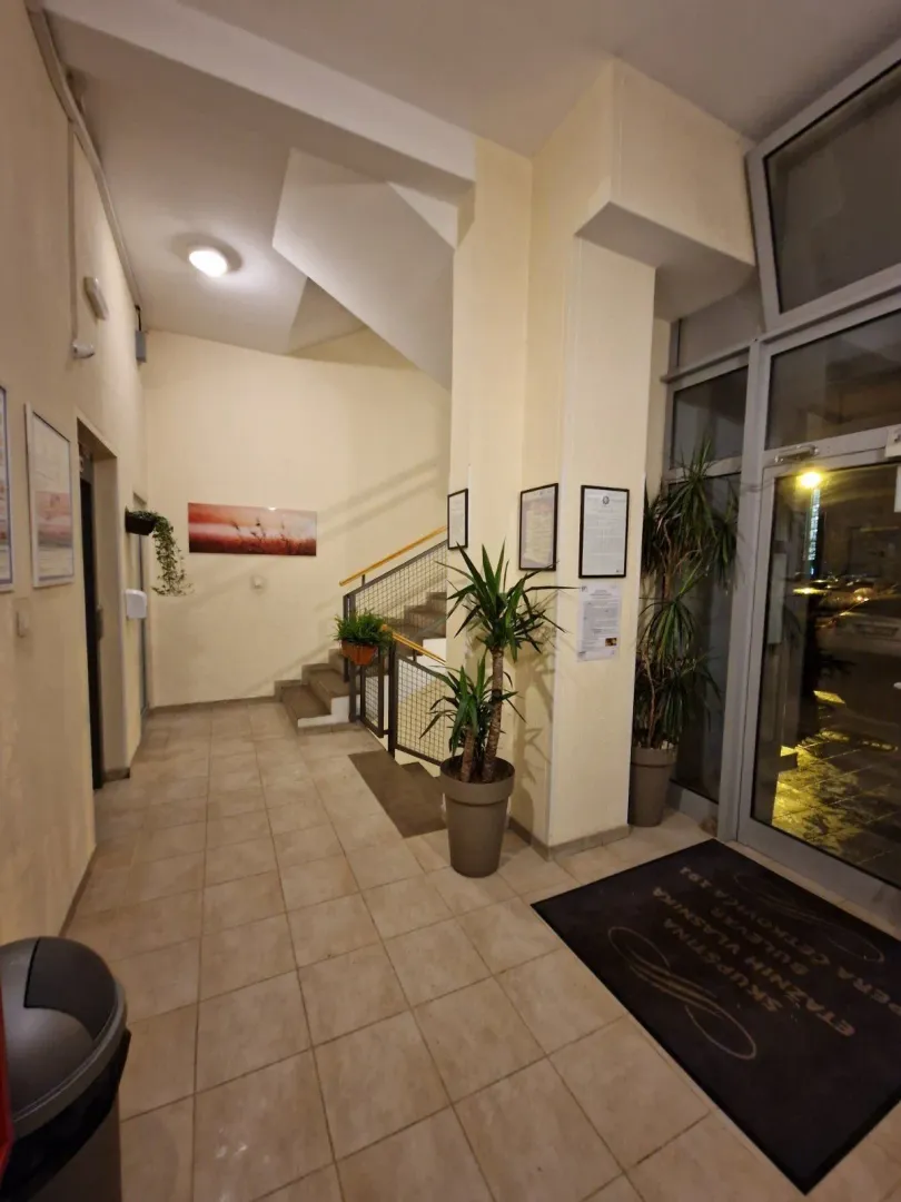Izdavanje, četvorosoban stan, 75m², Stari Aerodrom, Podgorica