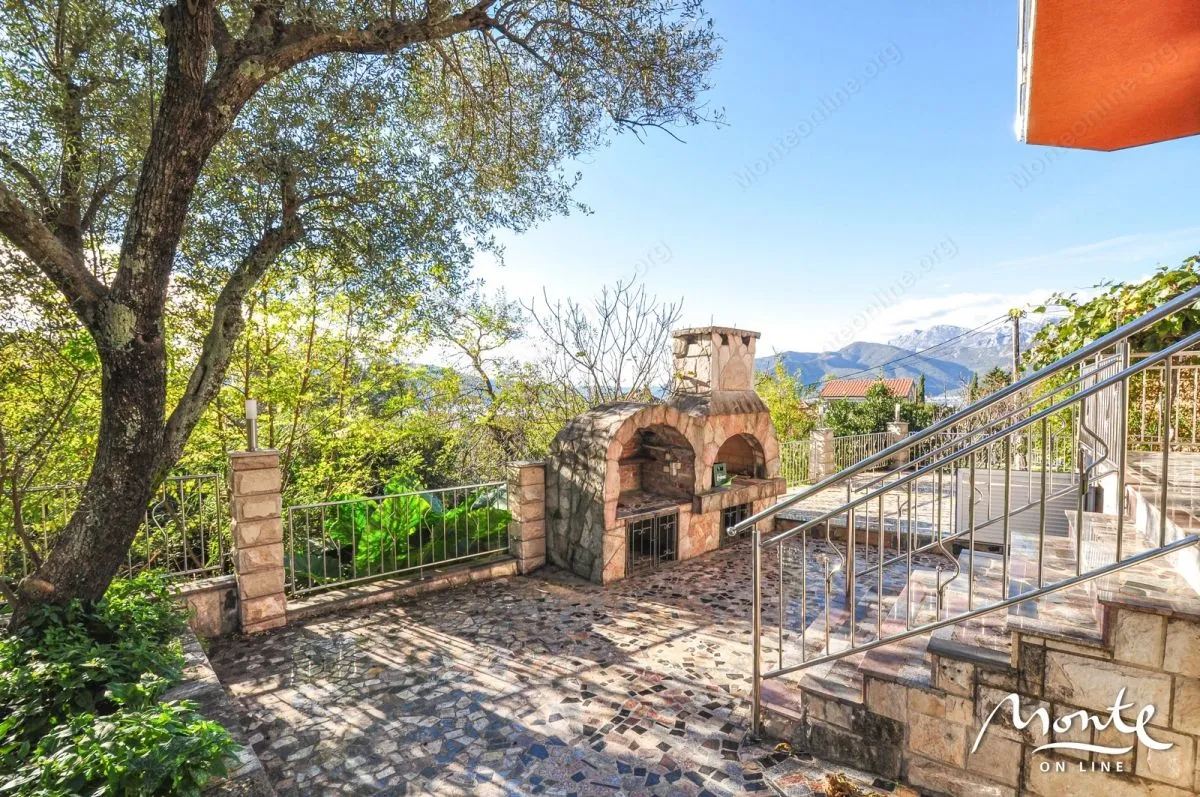 Prodaja, kuća, 194m², Tivat, Crna Gora