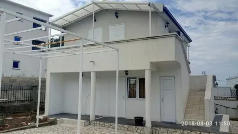Kuća in Dobra Voda