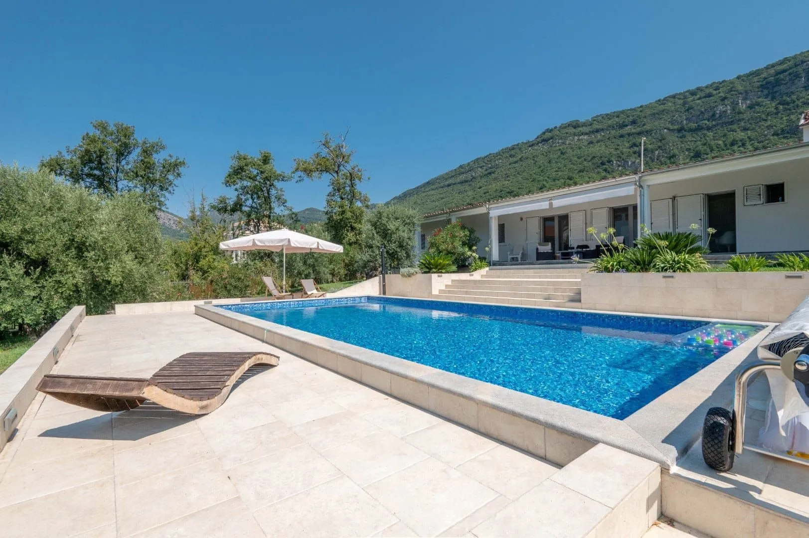 Prodaja, kuća, 239m², Tivat, Crna Gora