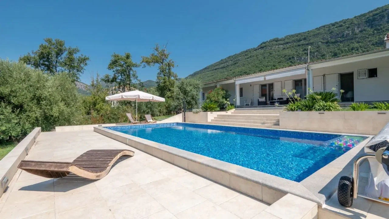 Prodaja, kuća, 239m², Tivat, Crna Gora
