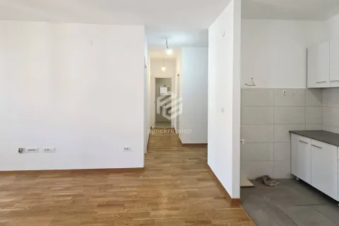 Rent, two bedroom apartment, 64m², City Kej, Podgorica - image 5