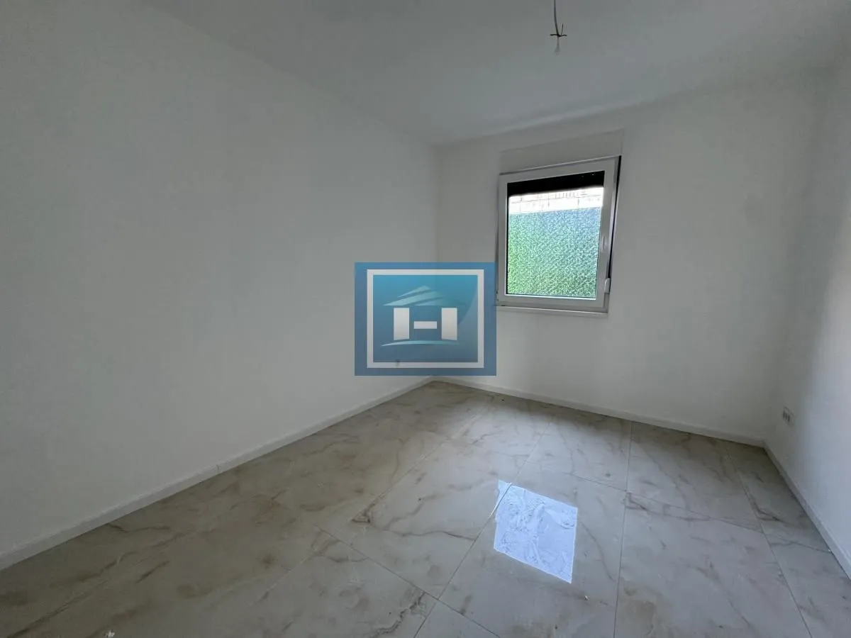 Prodaja, dvosoban stan, 60m², Centar, Ćuprija