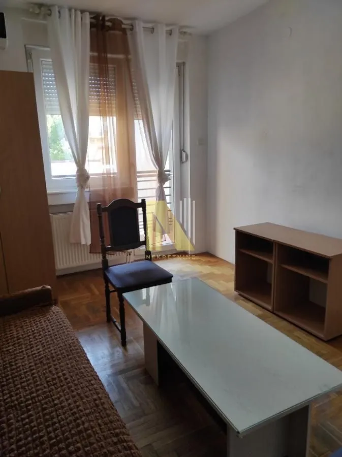 Izdavanje, jednosoban stan, 35m², Rotkvarija, Novi Sad Sve Podlokacije